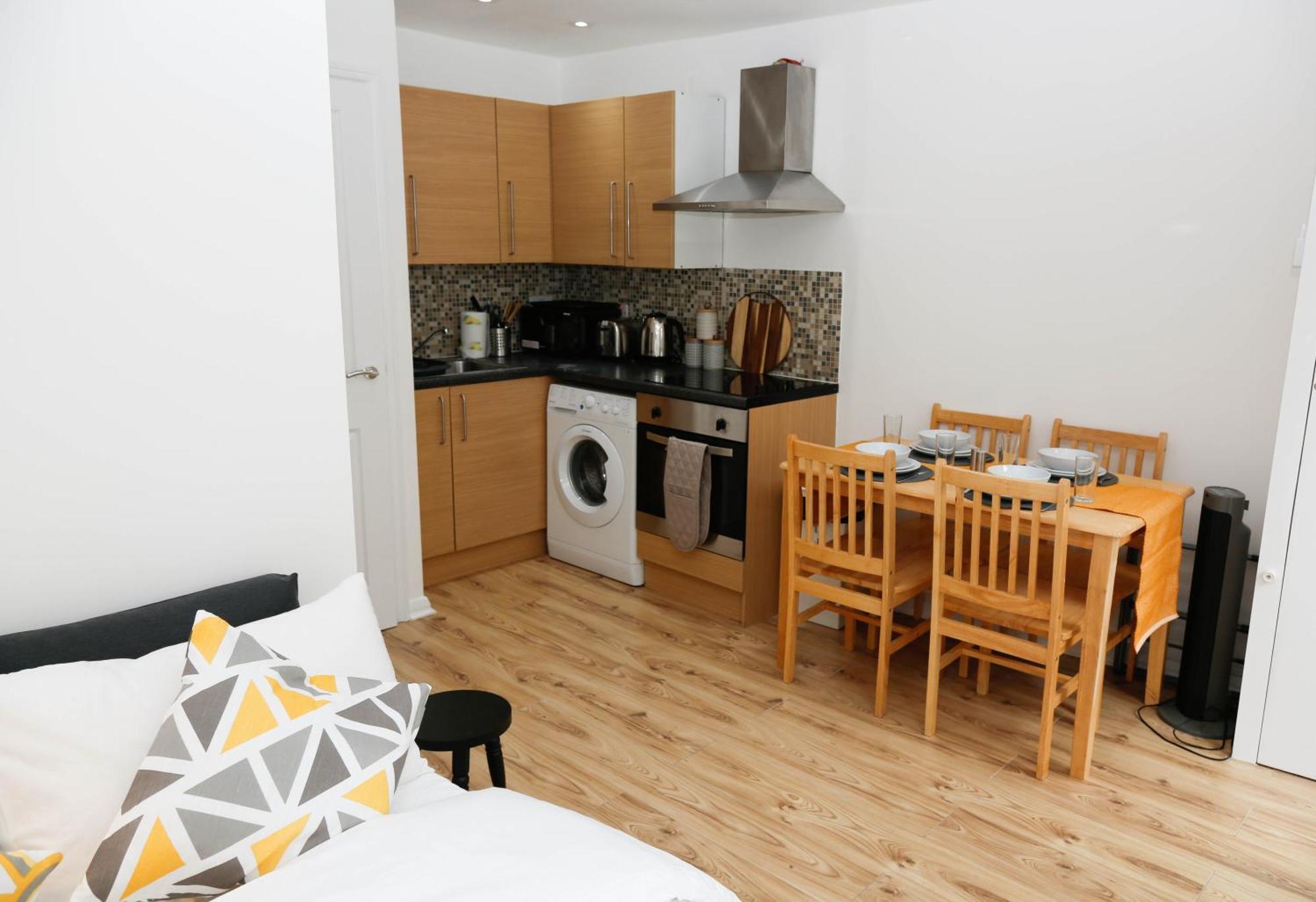 New Luxury Apartments In Central London Next To Shops, Cafes, Bars & Metro Exterior foto
